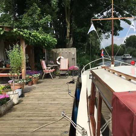 Onze Logeerkamer Pansiyon Deil